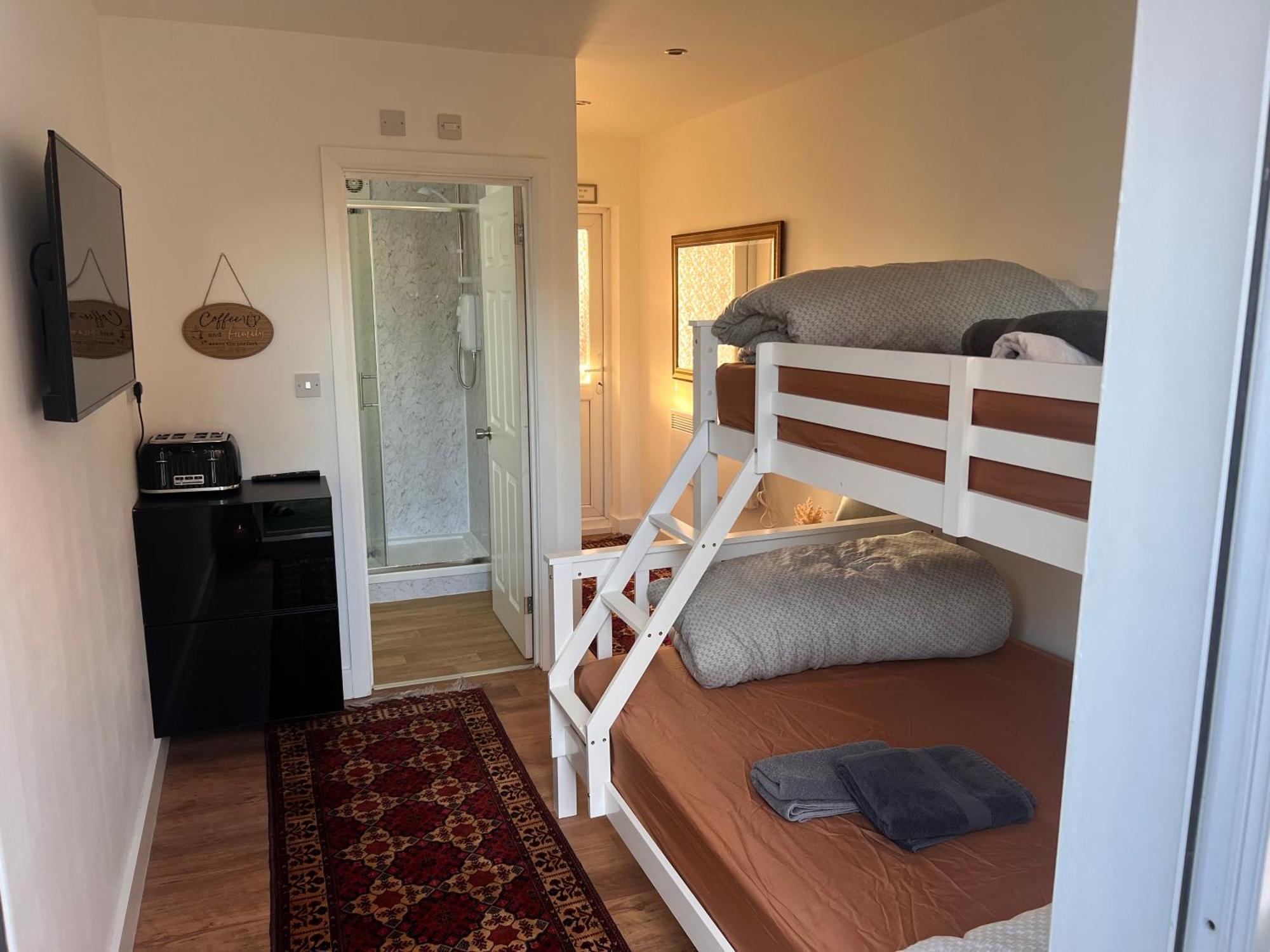 1 Bedroom & Bathroom Dorney Ngoại thất bức ảnh
